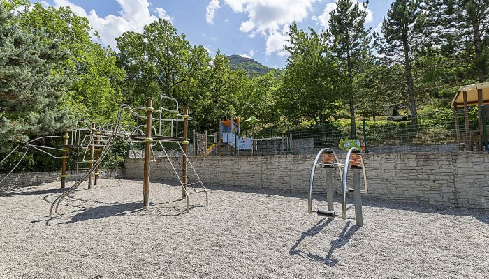 camping hautes alpes aire de jeux